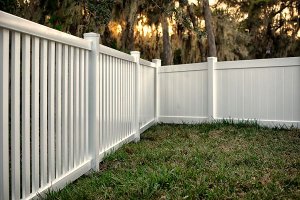 Vinyl Fence Construction in Albany